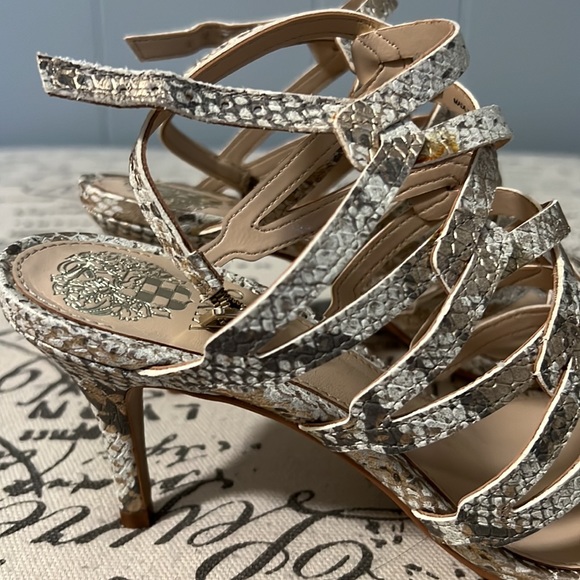 Vince Camuto sandals - Picture 9 of 13